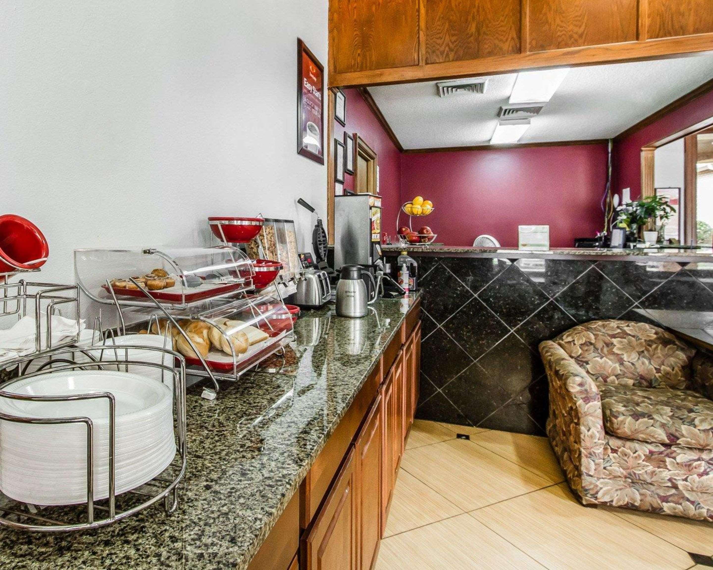 Econo Lodge Inn & Suites Enterprise Dış mekan fotoğraf