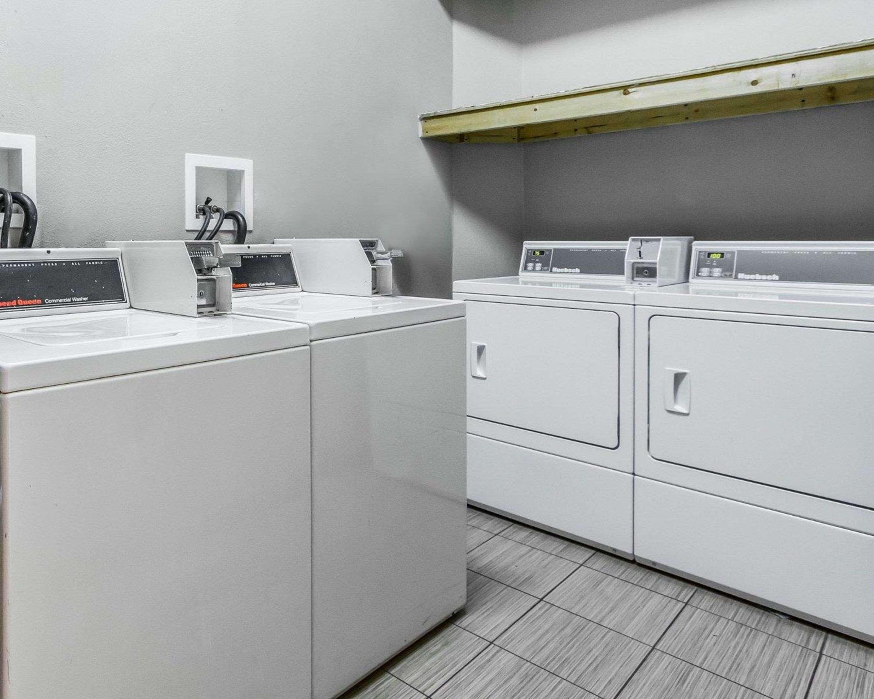 Econo Lodge Inn & Suites Enterprise Dış mekan fotoğraf