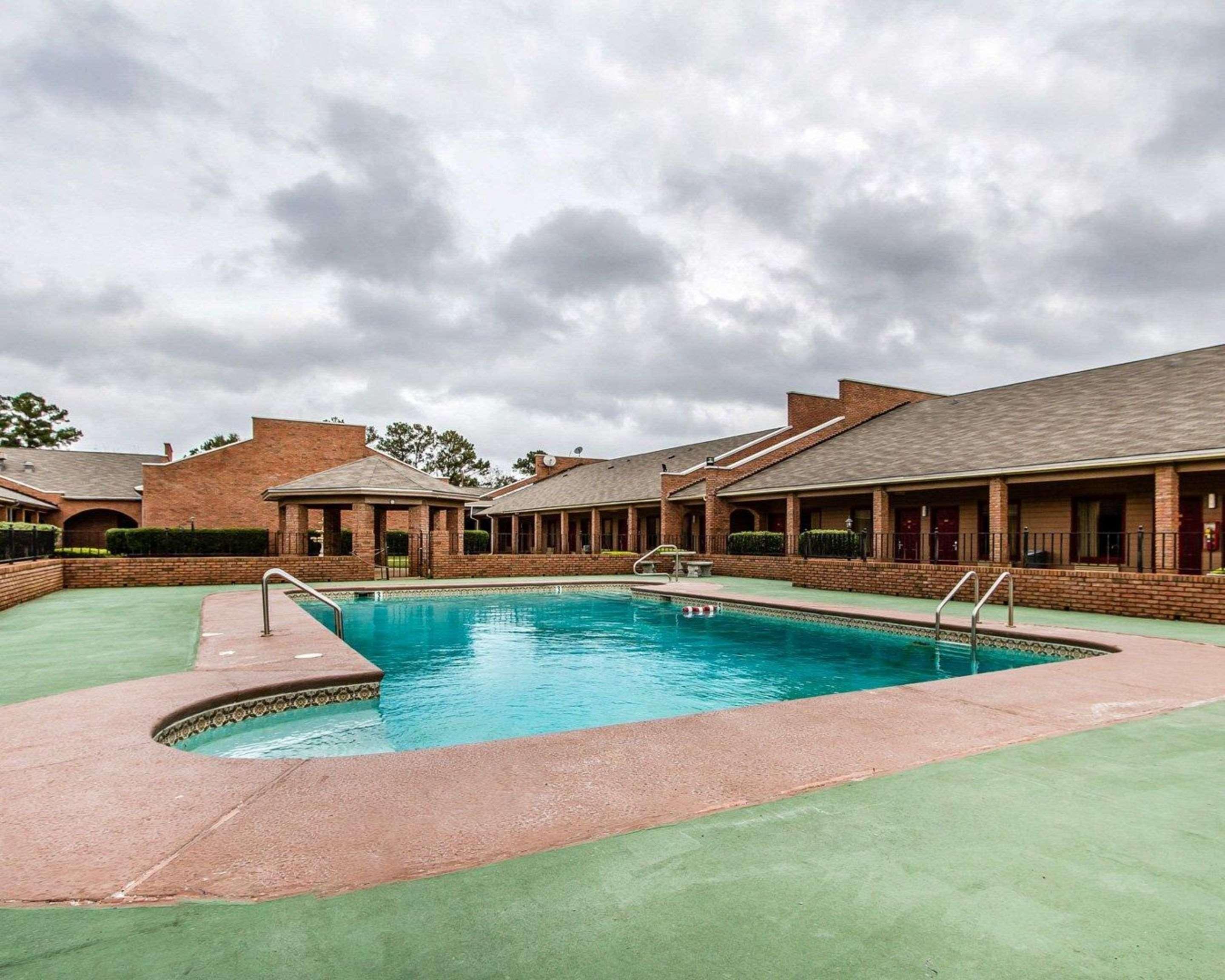 Econo Lodge Inn & Suites Enterprise Dış mekan fotoğraf