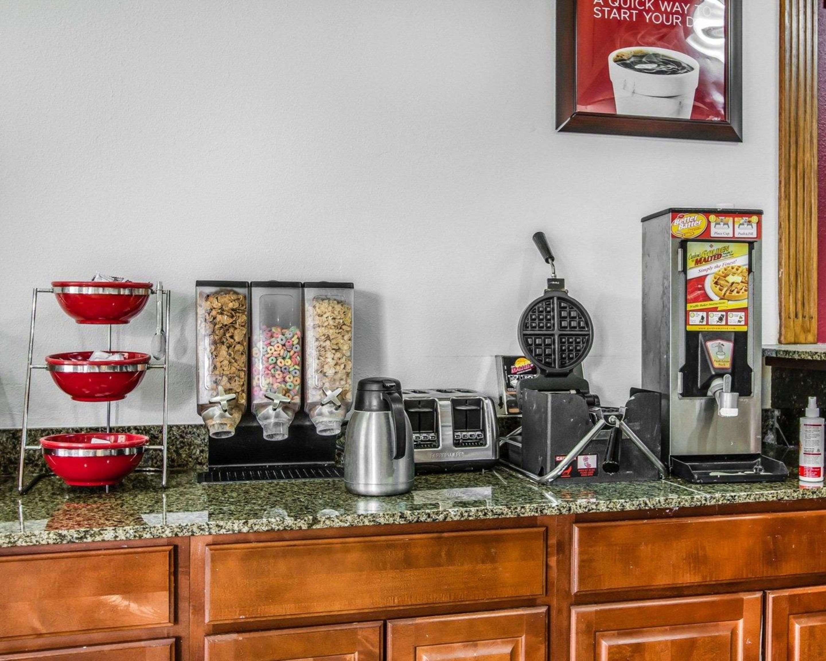 Econo Lodge Inn & Suites Enterprise Dış mekan fotoğraf