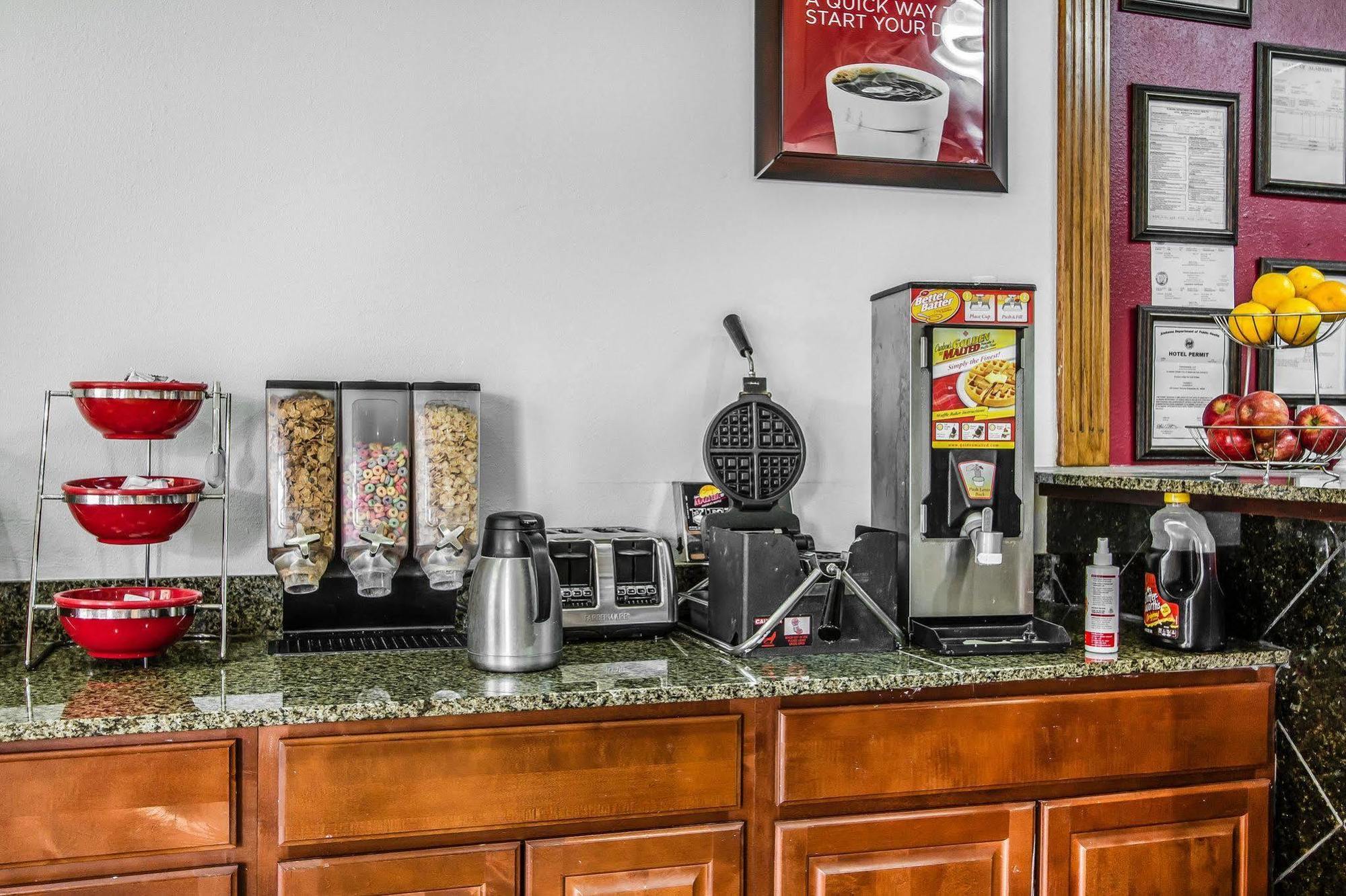 Econo Lodge Inn & Suites Enterprise Dış mekan fotoğraf